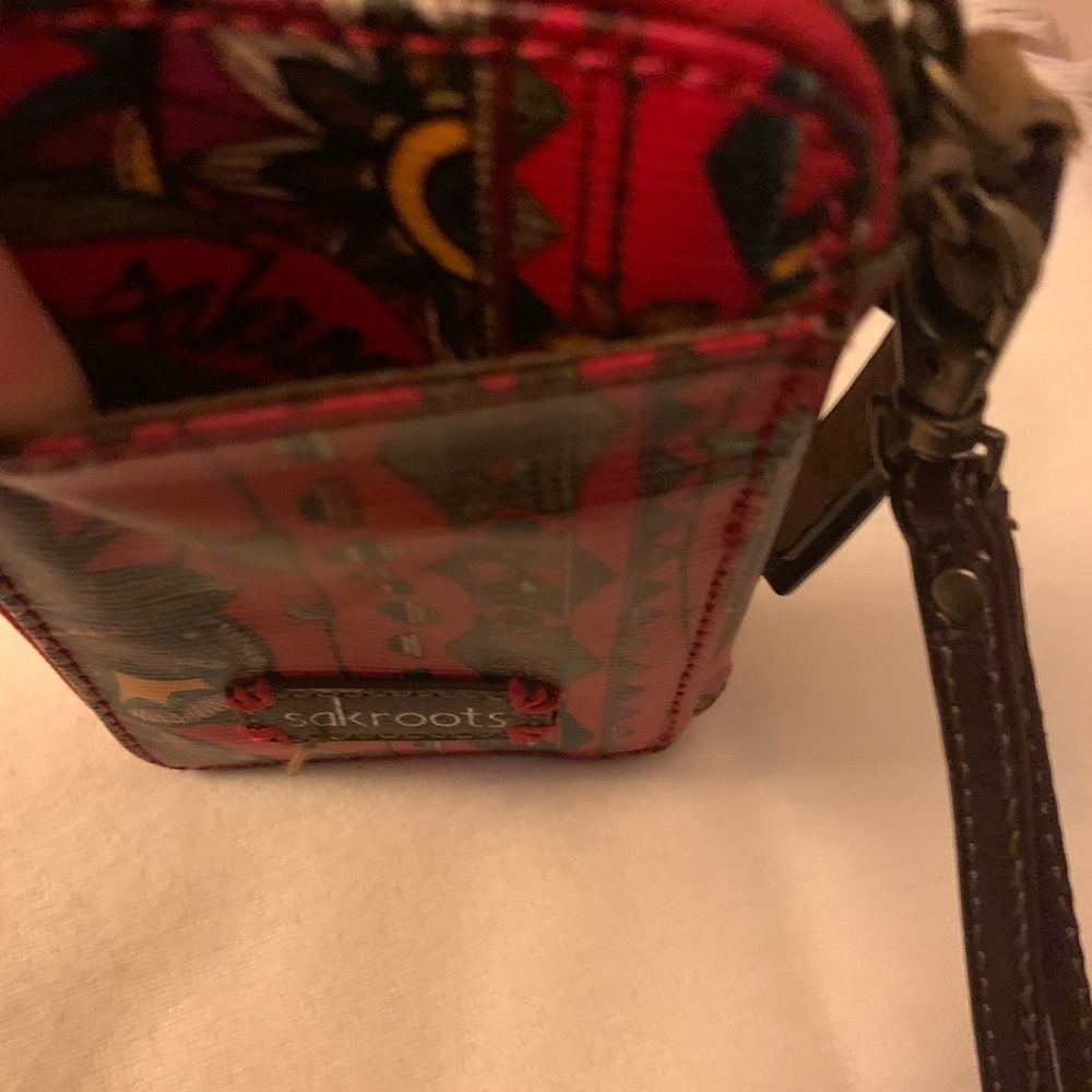 ❤️Sakroots Women's Multicolor Wallet with Detachable Handle Red Brown Design - Picture 7 of 10